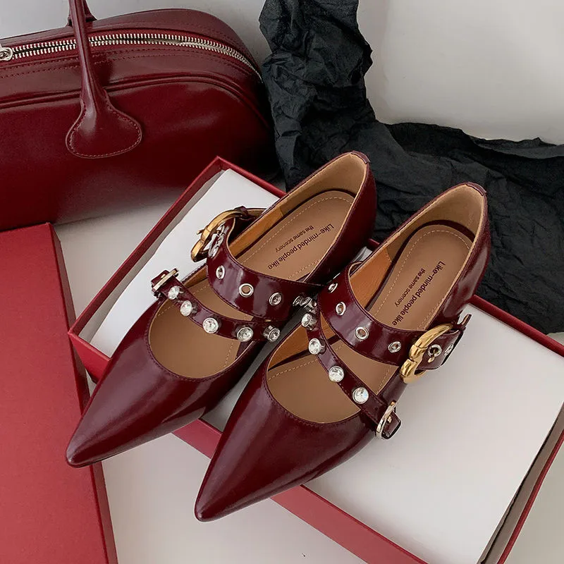 MKKHOU Fashion Women's Shoes New High Quality Genuine Leather Pointed Rivet Belt Buckle Low Heel Leather Shoes Lightweight Shoes
MKKHOU Fashion Women's Shoes New High Quality Genuine Leather Pointed Rivet Belt Buckle Low Heel Leather Shoes Lightweight Shoes