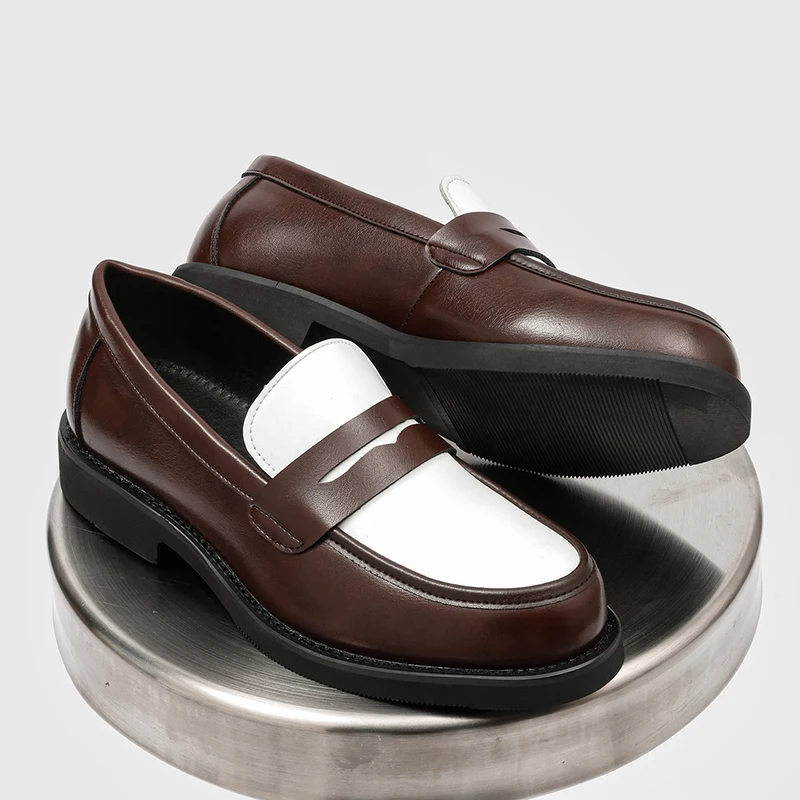 New Men Business Loafers British Style Korean Version Men Derby Shoes Trendy Pair of Casual Brand Leather Shoes Available
New Men Business Loafers British Style Korean Version Men Derby Shoes Trendy Pair of Casual Brand Leather Shoes Available