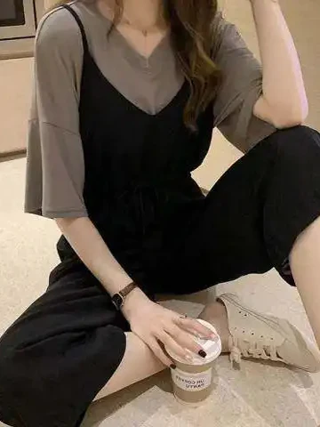 Summer 2025 plus Size Women's Loose Fitting Short Sleeve T-Shirt Set with Overalls Meat Concealing Slimming Two Piece Suit
Summer 2025 plus Size Women's Loose Fitting Short Sleeve T-Shirt Set with Overalls Meat Concealing Slimming Two Piece Suit