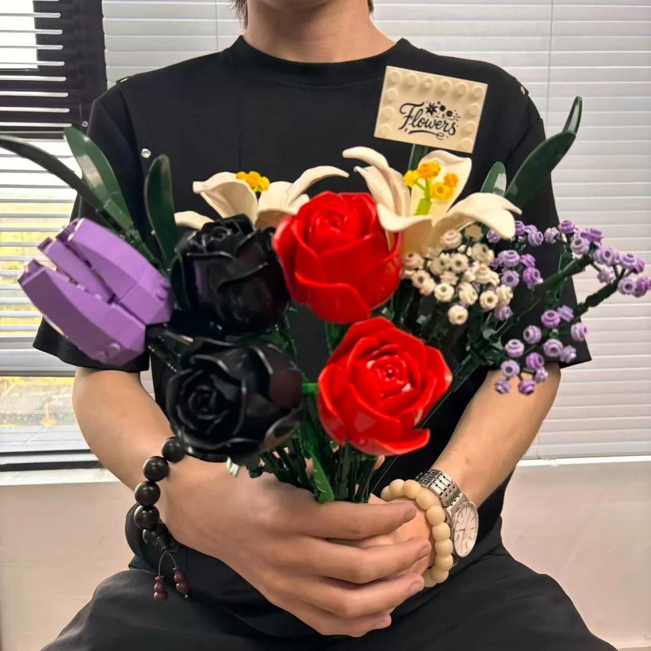 Romantic Rose Flower Bouquet Building Blocks Creative Home Desk Plant Decoration Assemble Bricks Toys For Gifts Girls Lady
Romantic Rose Flower Bouquet Building Blocks Creative Home Desk Plant Decoration Assemble Bricks Toys For Gifts Girls Lady