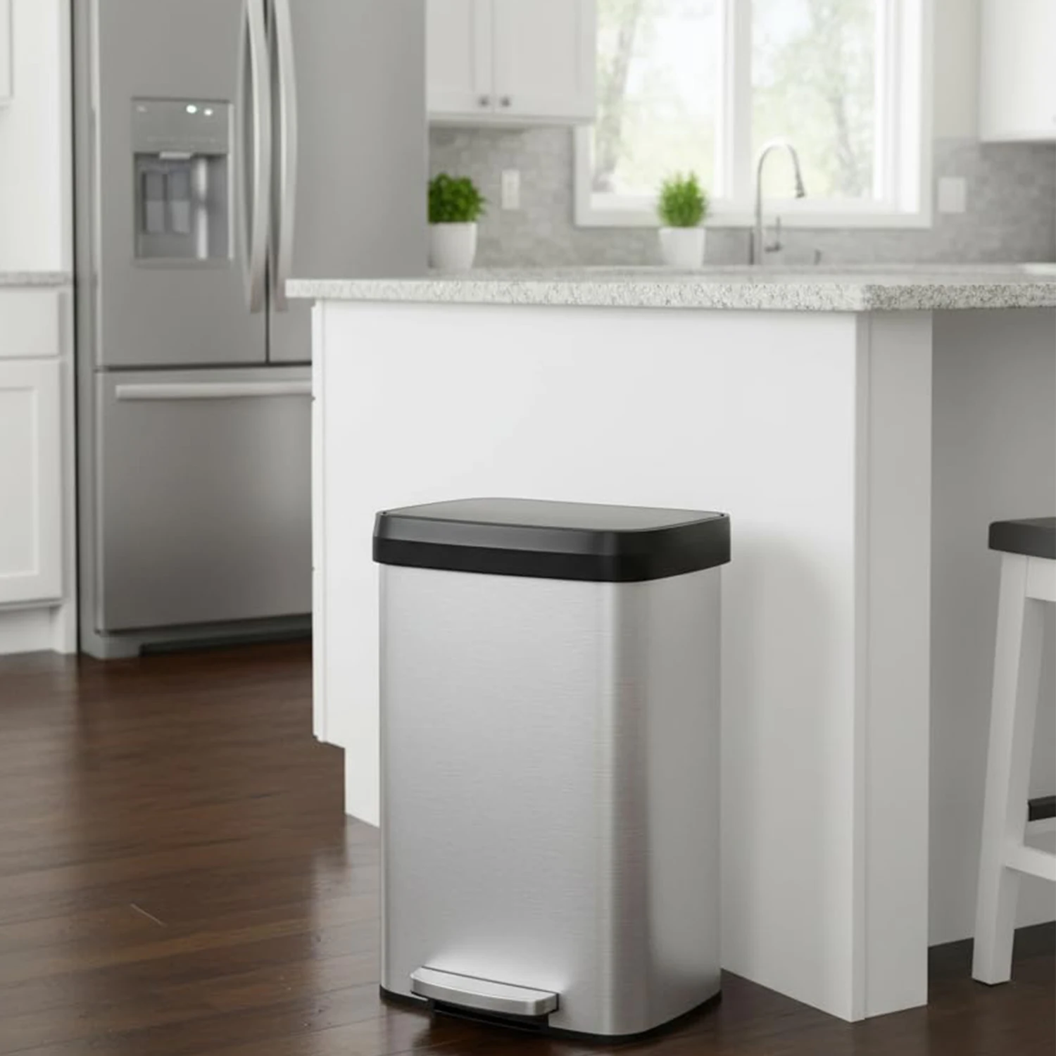 16 gal / 60 L Stainless Steel Trash Can with Lid, Large Garbage Can for Kitchen, Rustproof Step-on Kitchen Metal Trash Bin with Liner Rim, Rear Handle, Soft Close Plastic Lid, Silver
16 gal / 60 L Stainless Steel Trash Can with Lid, Large Garbage Can for Kitchen, Rustproof Step-on Kitchen Metal Trash Bin with Liner Rim, Rear Handle, Soft Close Plastic Lid, Silver