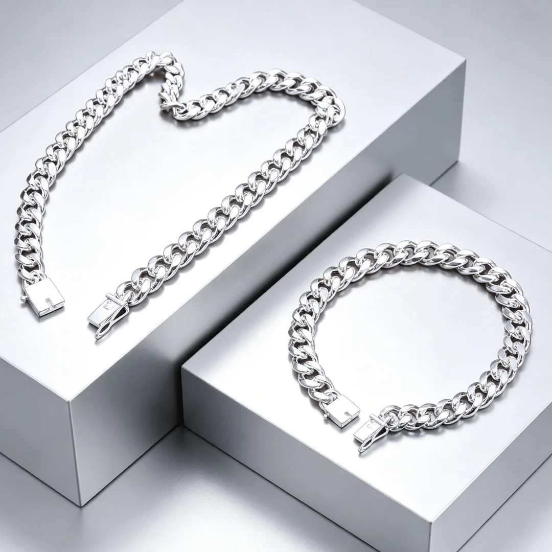 New Original 925 sterling silver Exquisite 10MM Figaro chain domineering men's necklace bracelet fashion Versatile jewelry sets
New Original 925 sterling silver Exquisite 10MM Figaro chain domineering men's necklace bracelet fashion Versatile jewelry sets