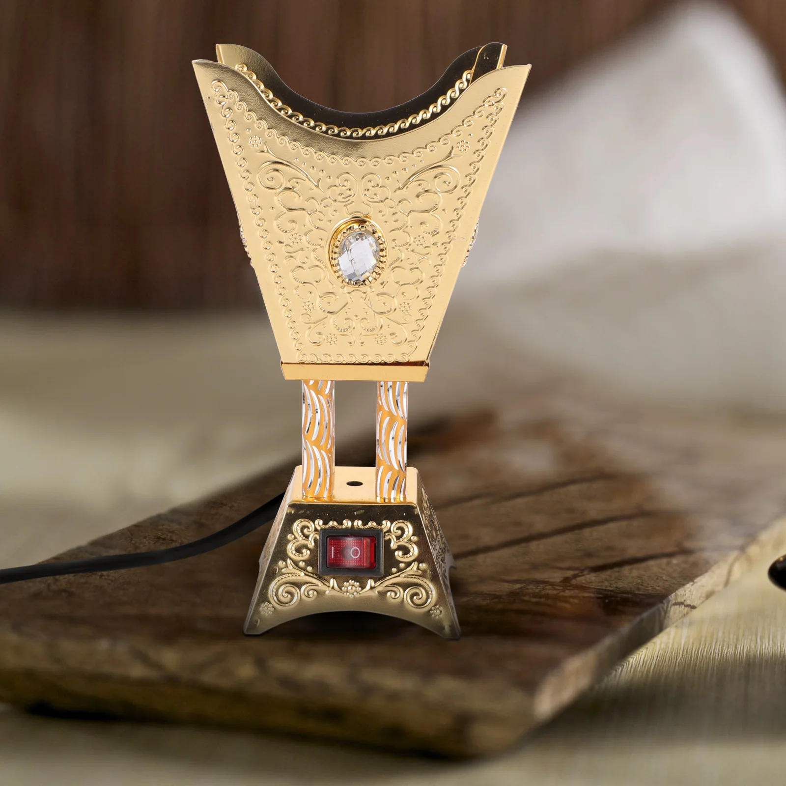 Electric Incense Burner Retro Iron Desktop nament Vintage Metal Censer Stove Portable Home Decor Aromatherapy Air Purifier
Electric Incense Burner Retro Iron Desktop nament Vintage Metal Censer Stove Portable Home Decor Aromatherapy Air Purifier