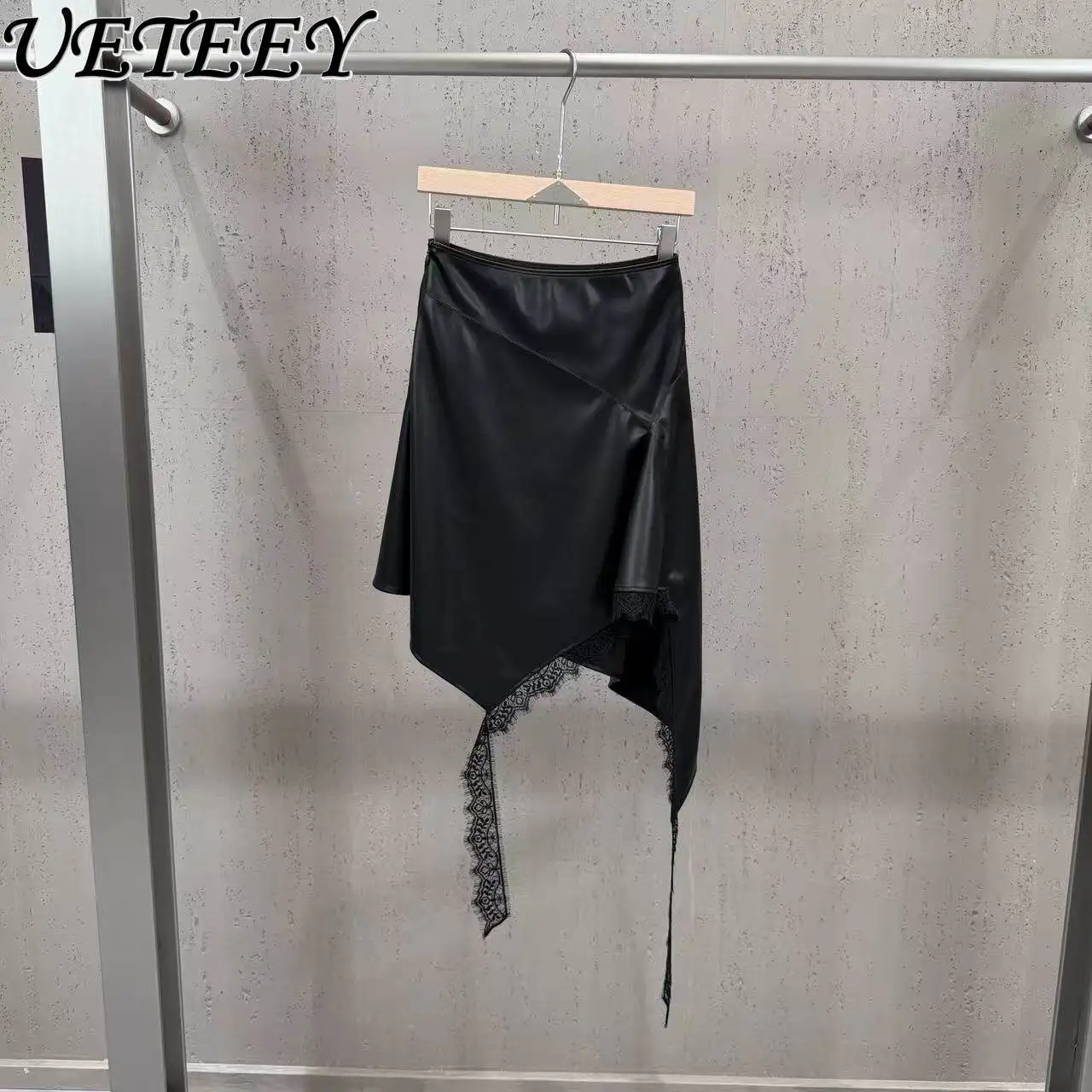 Новая черная кожаная юбка миди из ПУ в европейско-американском стиле с асимметричным кружевным декором, А-силуэт, для повседневной носки, 2026 год
Новая черная кожаная юбка миди из ПУ в европейско-американском стиле с асимметричным кружевным декором, А-силуэт, для повседневной носки, 2026 год