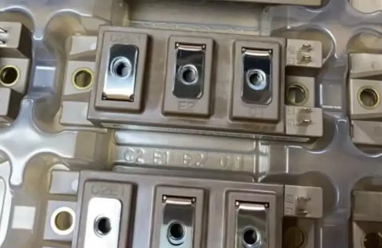 Модуль IGBT 2MBI150VA-120-50 2MBI150U4A-120-50 2MBI150US-120-50 2MBI100SC-120 2MBI150SC-120 2MBI150HB-120-50, новый оригинальный
Модуль IGBT 2MBI150VA-120-50 2MBI150U4A-120-50 2MBI150US-120-50 2MBI100SC-120 2MBI150SC-120 2MBI150HB-120-50, новый оригинальный