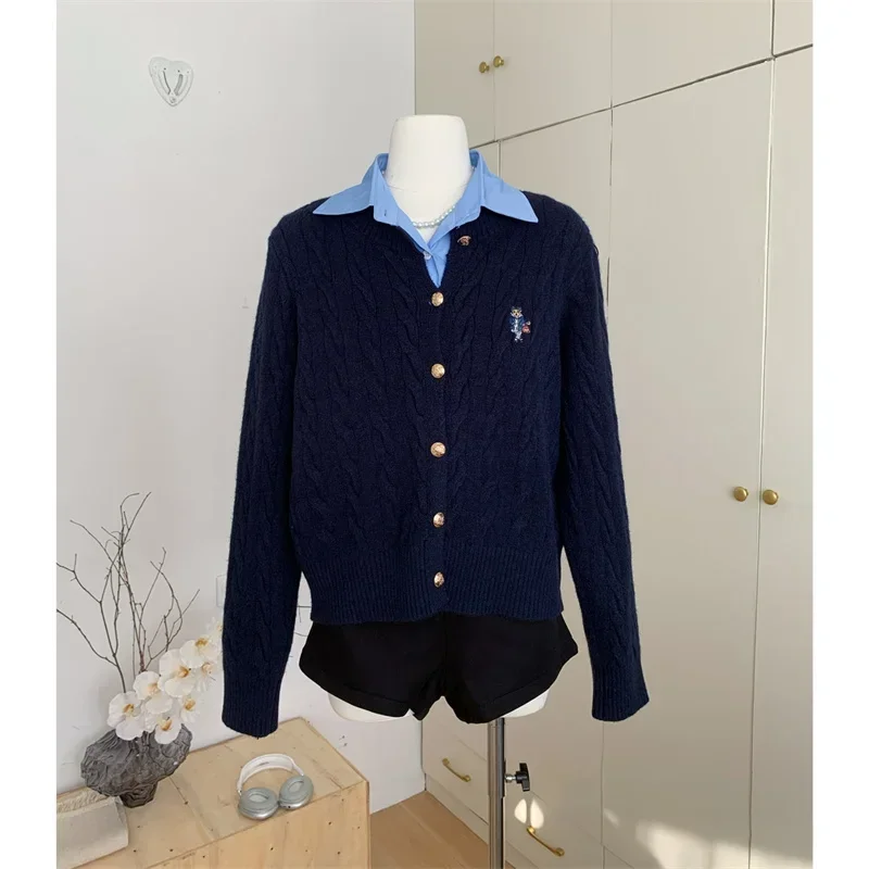 New Fashion Twist Knitted Cardigan Women O-Neck Slim Long Sleeve Preppy Bear Embroidery Coat Casual Cashmere Sweater Knitwear
New Fashion Twist Knitted Cardigan Women O-Neck Slim Long Sleeve Preppy Bear Embroidery Coat Casual Cashmere Sweater Knitwear