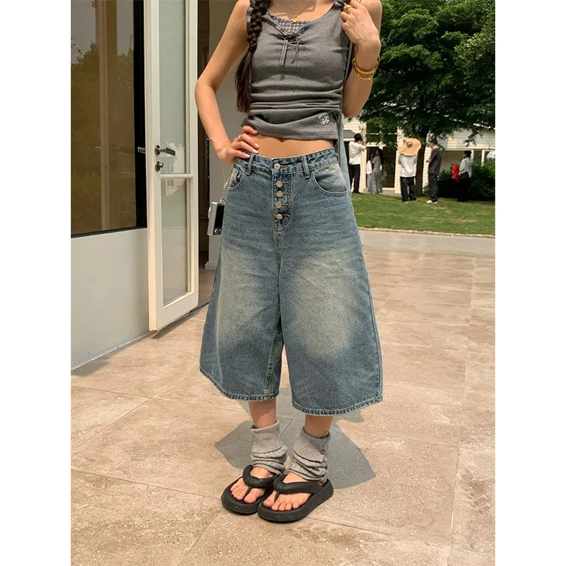 Women's Buttoned Design High Waisted Washed Cropped Jeans New Summer Relaxed Wide Leg Shorts Trendy Knee Length Pants
Women's Buttoned Design High Waisted Washed Cropped Jeans New Summer Relaxed Wide Leg Shorts Trendy Knee Length Pants