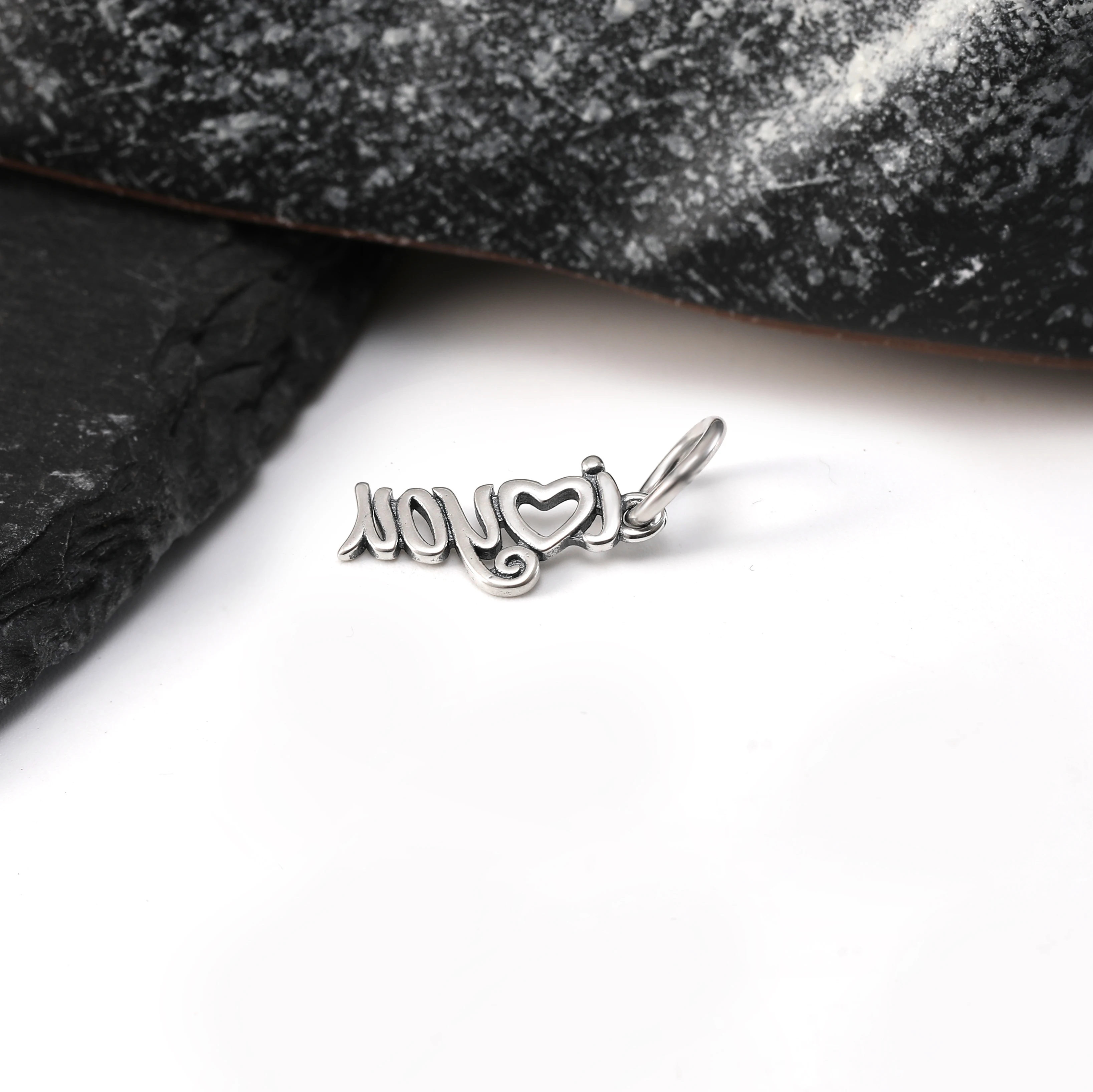 DJ138 Authentic 925 Sterling Silver Fashion Letter Bracelet Necklace Accessories I Love You Script Charm Pendant Silver Jewelry
DJ138 Authentic 925 Sterling Silver Fashion Letter Bracelet Necklace Accessories I Love You Script Charm Pendant Silver Jewelry