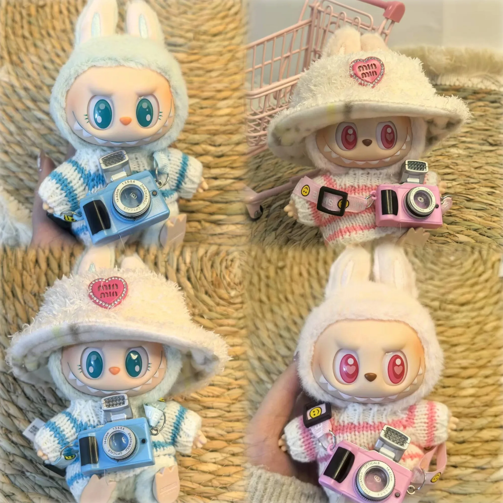 15cm/17cm Labubu I II Doll Clothing Cute Striped Sweater Hat Set with Camera Accessories Plush Doll Set
15cm/17cm Labubu I II Doll Clothing Cute Striped Sweater Hat Set with Camera Accessories Plush Doll Set