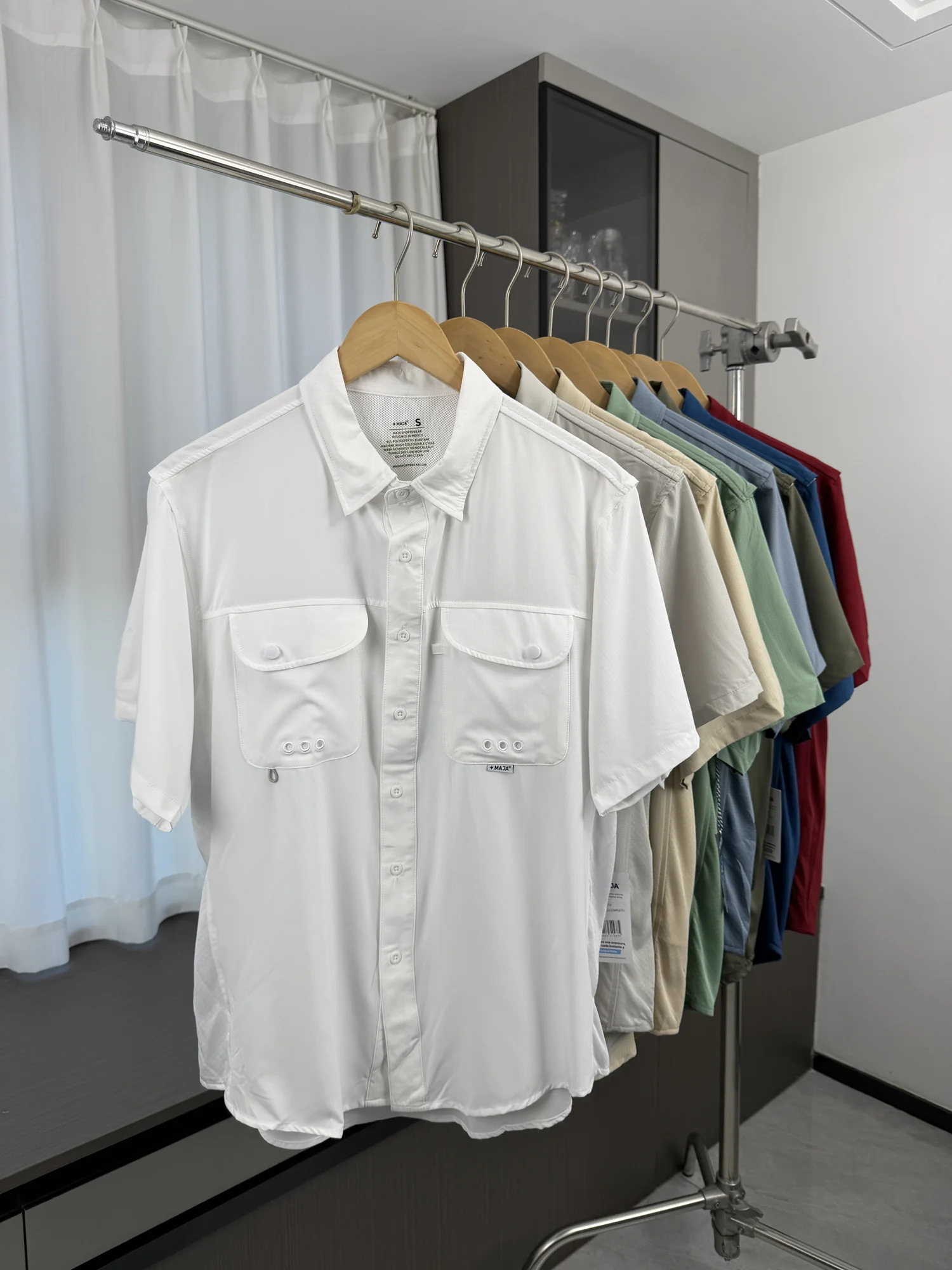 Lightweight Breathable Quick Dry Summer Men's Casual Simple Matchable Turn Collar Short Sleeve Shirt Loose Fit Casual Style
Lightweight Breathable Quick Dry Summer Men's Casual Simple Matchable Turn Collar Short Sleeve Shirt Loose Fit Casual Style