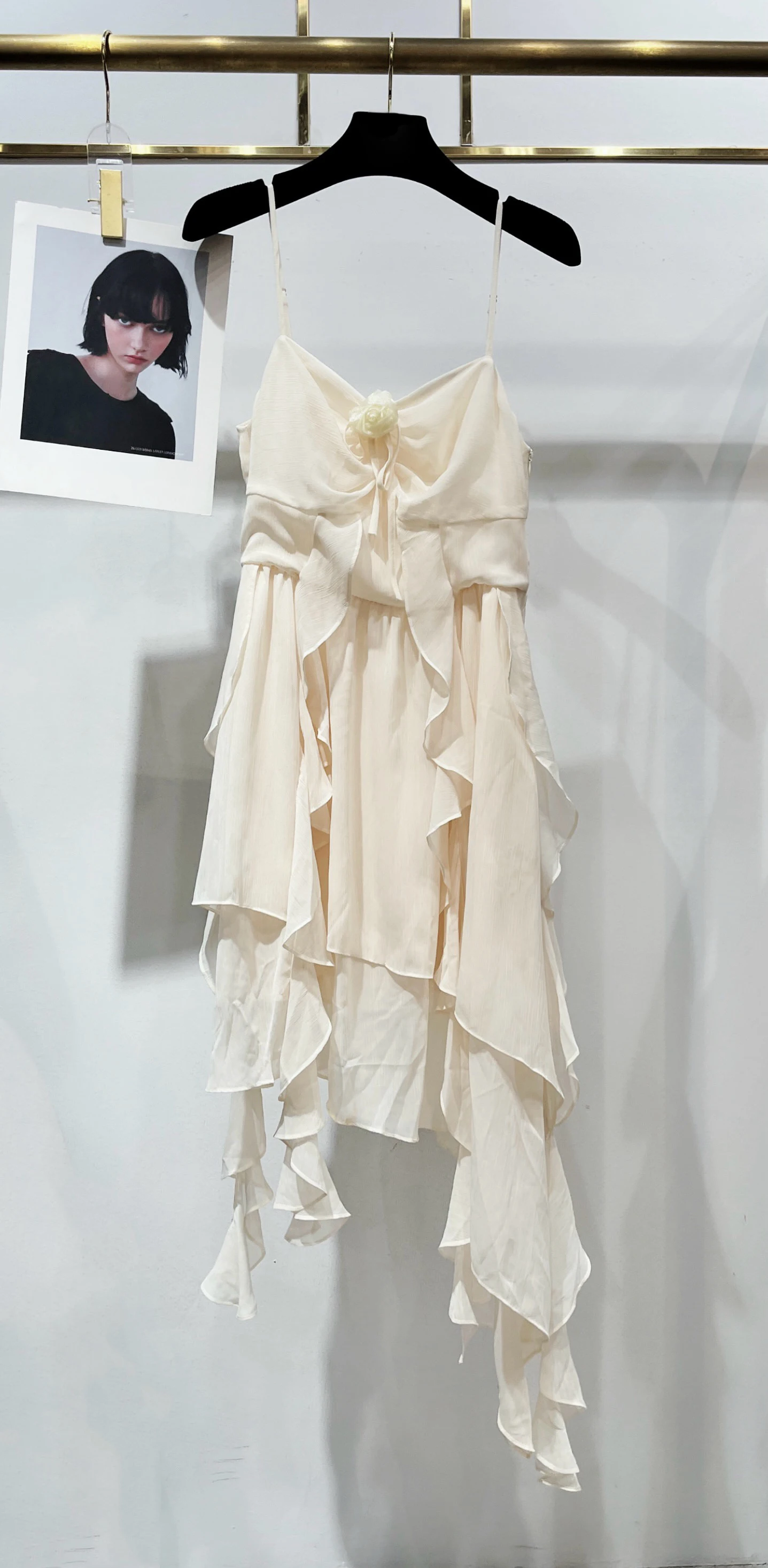 100% Real Silk Bohemian Ruffle Chiffon Slip Dress Beige Spaghetti Strap 3D Flower Irregular Hem Beach Vacation Dress Fairycore
100% Real Silk Bohemian Ruffle Chiffon Slip Dress Beige Spaghetti Strap 3D Flower Irregular Hem Beach Vacation Dress Fairycore