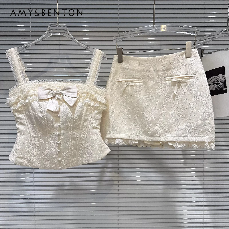 Sweet Lace Edge Splicing Bow Fishbone Women's Sling Vest 2026 Summer New Apricot A-line Short Skirts Temperament Suits Ladies
Sweet Lace Edge Splicing Bow Fishbone Women's Sling Vest 2026 Summer New Apricot A-line Short Skirts Temperament Suits Ladies