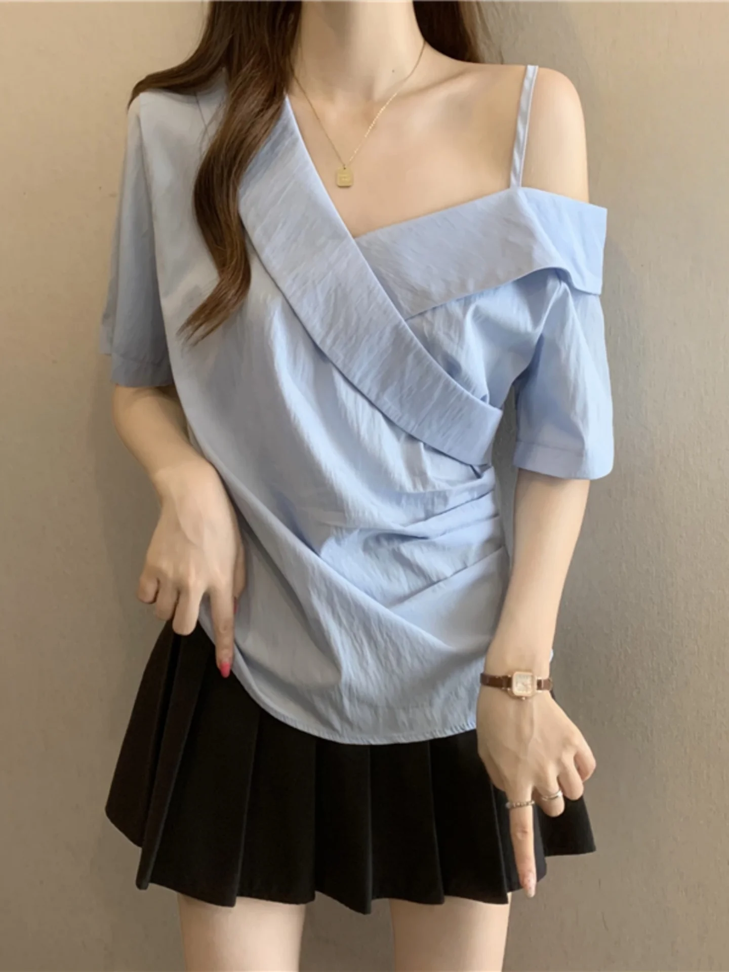 Slimming Design Sensation Women's Shirt Shoulder Bared Strap Short Sleeve Asymmetrical Hem Loose Fit Breathable Skin-Friendly
Slimming Design Sensation Women's Shirt Shoulder Bared Strap Short Sleeve Asymmetrical Hem Loose Fit Breathable Skin-Friendly
