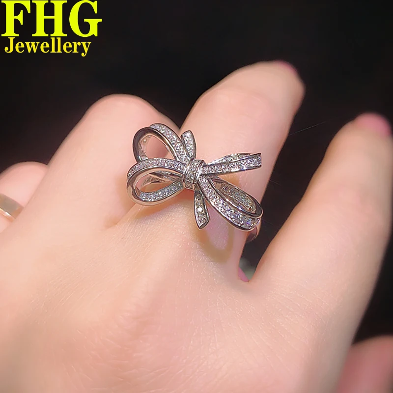 Real Solid Au750 18K White Gold Ring DVVS1 Moissanite Diamonds Luxury Wedding Party Engagement birthday
Real Solid Au750 18K White Gold Ring DVVS1 Moissanite Diamonds Luxury Wedding Party Engagement birthday