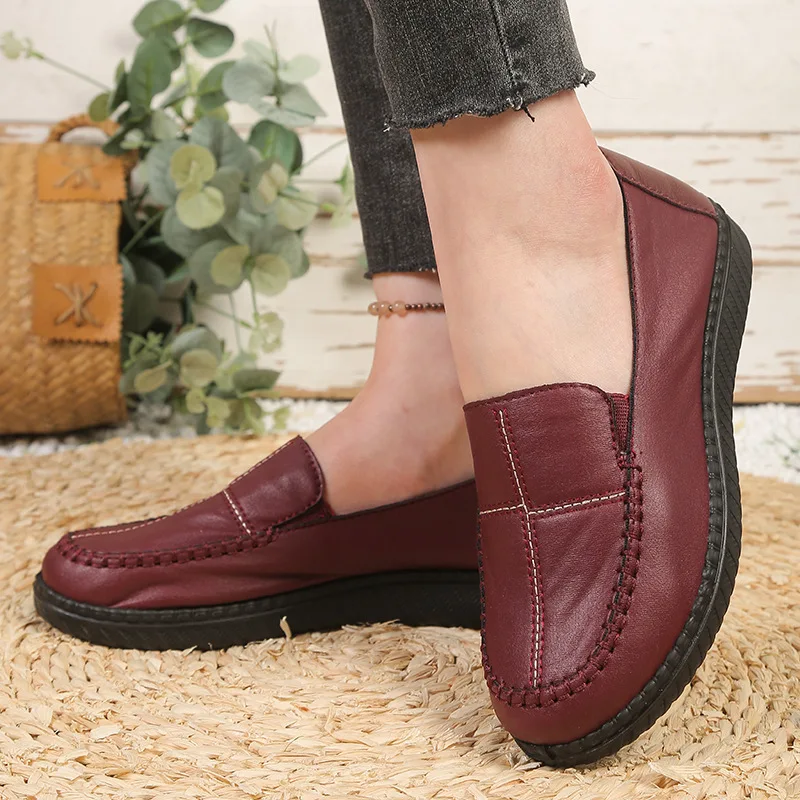 Leather Round Toe Solid Color Ladies Casual Lazy Shoes Lightweight Comfortable Mom's Shoes Middle Aged and Elderly Women's Shoes
Leather Round Toe Solid Color Ladies Casual Lazy Shoes Lightweight Comfortable Mom's Shoes Middle Aged and Elderly Women's Shoes
