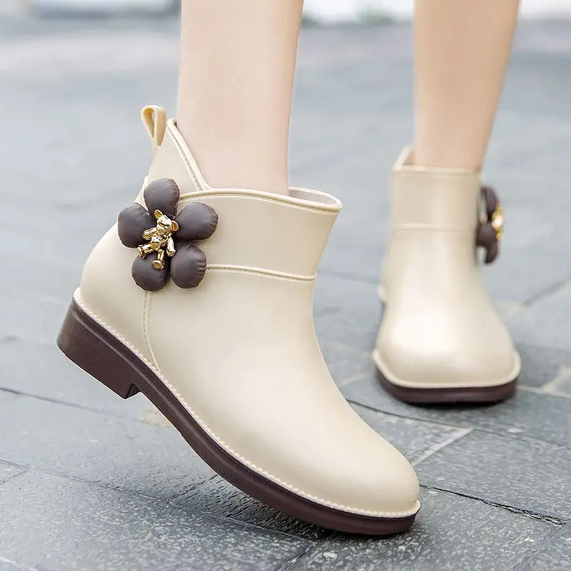 New Women's 3D Flower Print Short Rain Boots Waterproof Anti Slip Soft Sole Kitchen Work Outdoor Water Shoes
New Women's 3D Flower Print Short Rain Boots Waterproof Anti Slip Soft Sole Kitchen Work Outdoor Water Shoes