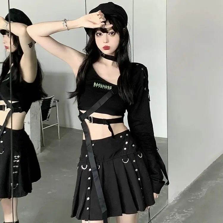 Dark Three-Piece Set Rivets High Waist Slimming A-Line Skirt Punk Single Rotator Sleeve Hot Girl Suspender Spring Summer Suit
Dark Three-Piece Set Rivets High Waist Slimming A-Line Skirt Punk Single Rotator Sleeve Hot Girl Suspender Spring Summer Suit