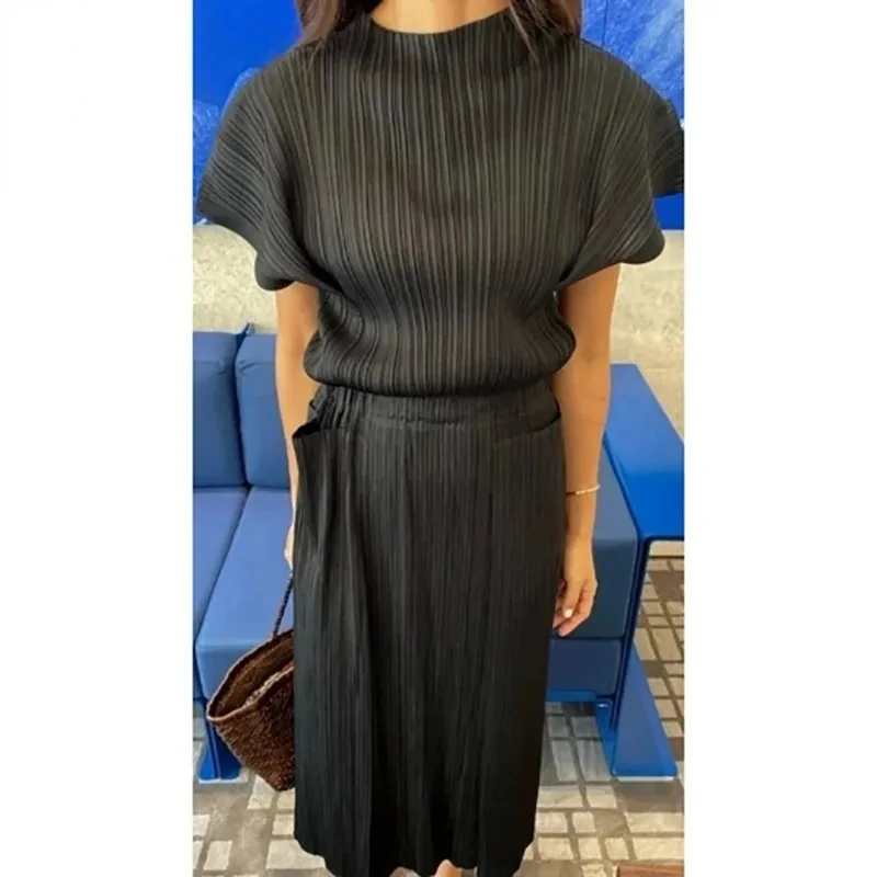 ALSEY Pleated Short Sleeved High Neck Top Straight Pocket Skirt Women Korean Fashion Causal Two Piece Sets
ALSEY Pleated Short Sleeved High Neck Top Straight Pocket Skirt Women Korean Fashion Causal Two Piece Sets