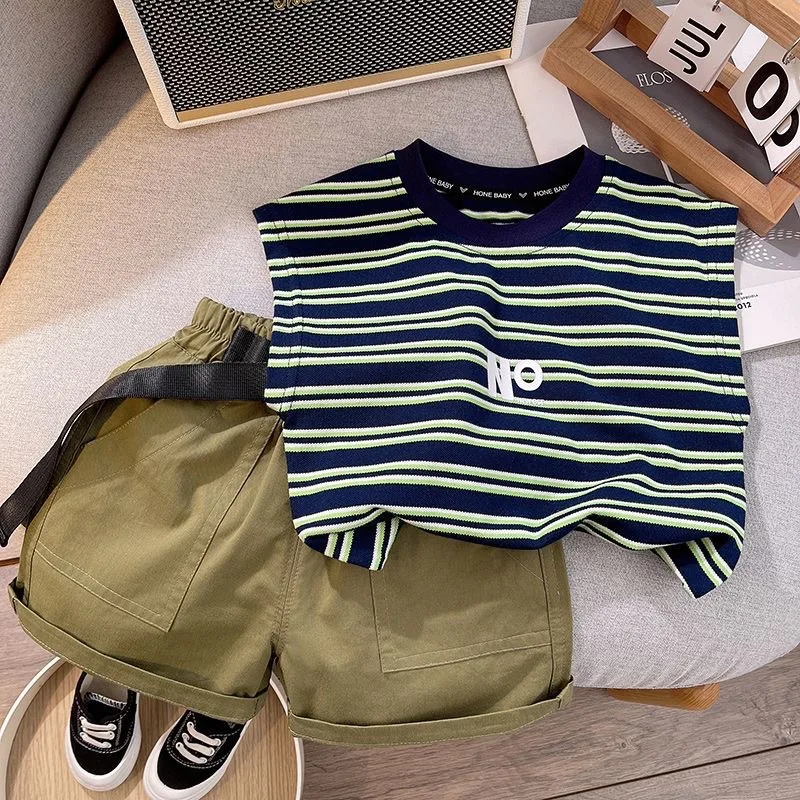 Children's Clothing2025Summer New Boys' Striped Vest Suit Fashionable Children's Clothing Sleeveless Waistcoat Overalls Two Piec
Children's Clothing2025Summer New Boys' Striped Vest Suit Fashionable Children's Clothing Sleeveless Waistcoat Overalls Two Piec