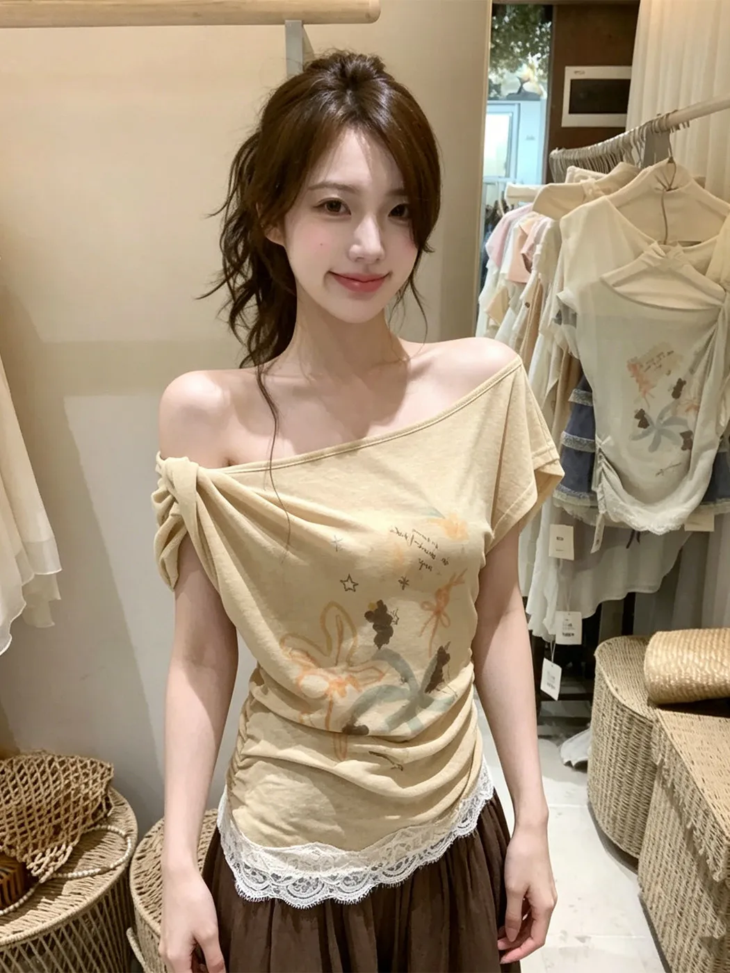 Sweet Style Short Sleeve T-Shirt Women's Lace Splice Slimming Design Summer New Style Print Casual Fashion Top
Sweet Style Short Sleeve T-Shirt Women's Lace Splice Slimming Design Summer New Style Print Casual Fashion Top