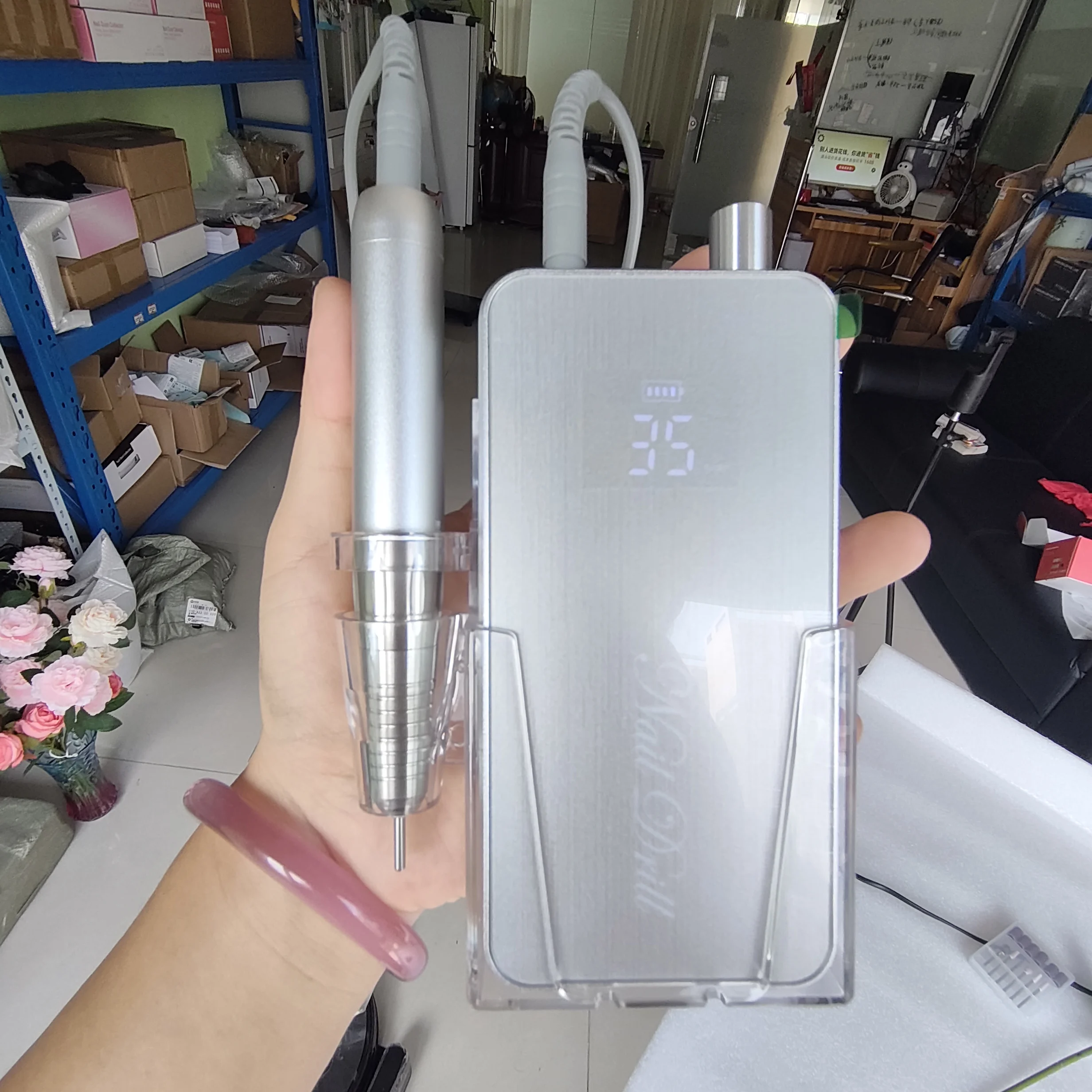 Professional Brush-less Nail Drill, 35000 Rpm Low Vibration Nail Polish Machine,USB Charging Nail Grinder for Manicure Shop
Professional Brush-less Nail Drill, 35000 Rpm Low Vibration Nail Polish Machine,USB Charging Nail Grinder for Manicure Shop