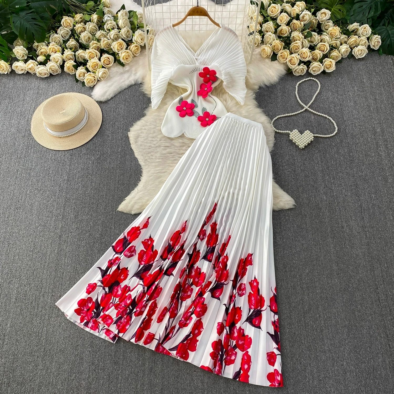 Miyake Fold 2026 Spring And Summer New Women's Suit Designer Flower Beading Casual High Stretched T-shirt Skirt Two-piece Set
Miyake Fold 2026 Spring And Summer New Women's Suit Designer Flower Beading Casual High Stretched T-shirt Skirt Two-piece Set