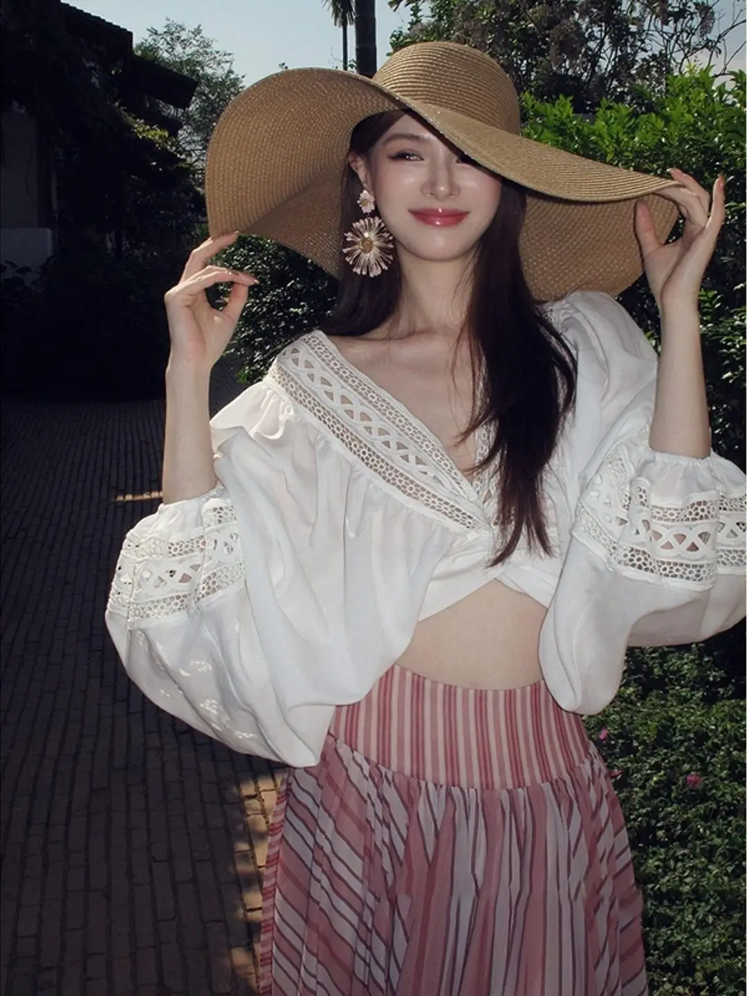 Elegant White Vacation Style Two-Piece Set Gentle Ladylike High Waist V-Neck Breathable Spring Fashion for Women 25-35
Elegant White Vacation Style Two-Piece Set Gentle Ladylike High Waist V-Neck Breathable Spring Fashion for Women 25-35