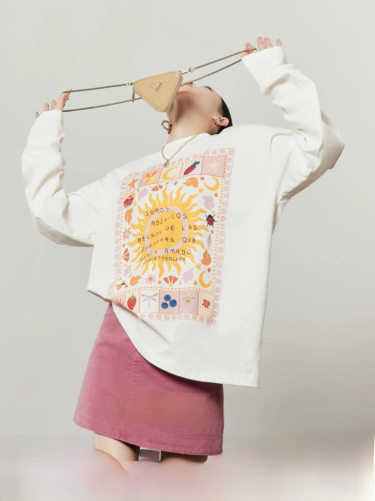 Loose Casual White Long Sleeve T-Shirt Women's Spring New Style Printed Candy Mythology Zhou Libu Brand Breathable Comfortable
Loose Casual White Long Sleeve T-Shirt Women's Spring New Style Printed Candy Mythology Zhou Libu Brand Breathable Comfortable