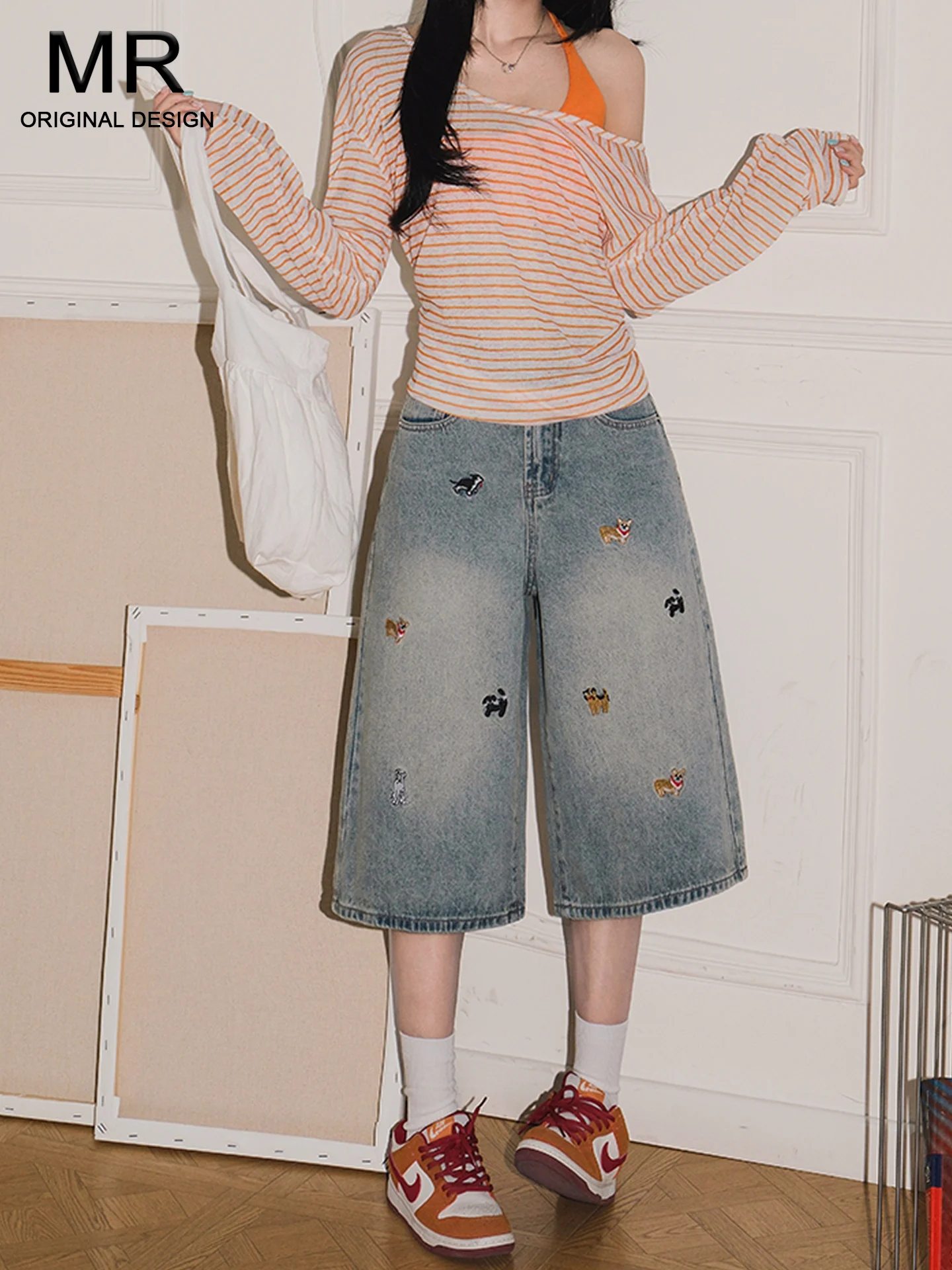 American Style Embroidered Wide Leg Seven-Foot Jeans Women's Loose Straight Cut Summer Low Waist Slimming Trousers
American Style Embroidered Wide Leg Seven-Foot Jeans Women's Loose Straight Cut Summer Low Waist Slimming Trousers