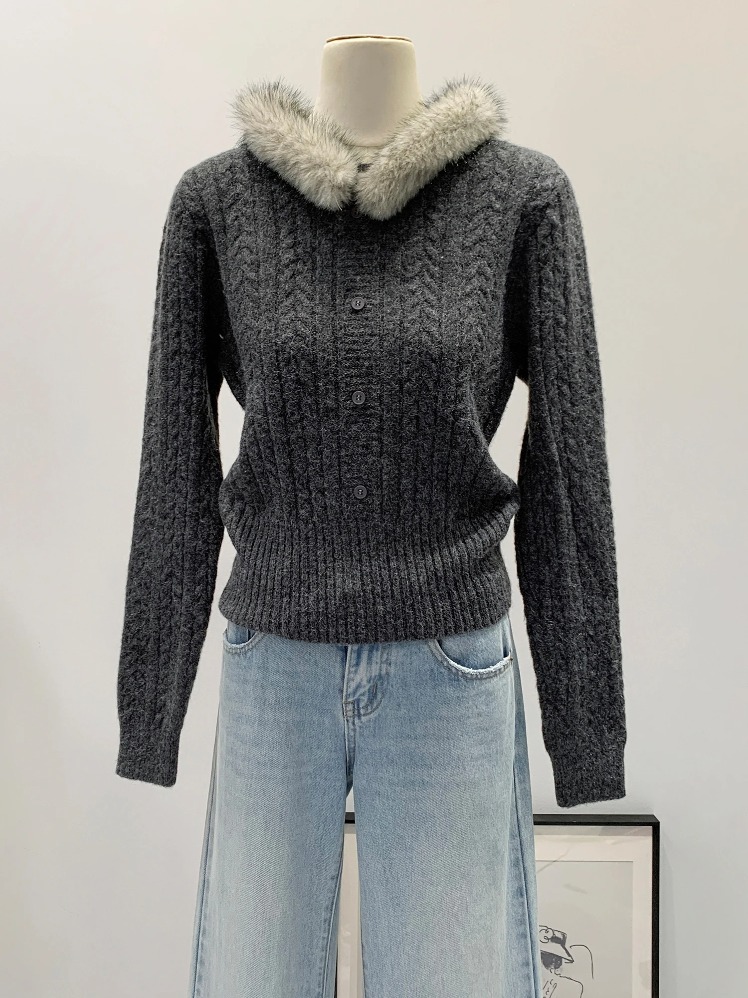 Women's Winter Knitted Sweater Inner Wear Short Style Faux Fur Collar Waist Cinched Casual Soft Comfortable Long Sleeve Top
Women's Winter Knitted Sweater Inner Wear Short Style Faux Fur Collar Waist Cinched Casual Soft Comfortable Long Sleeve Top