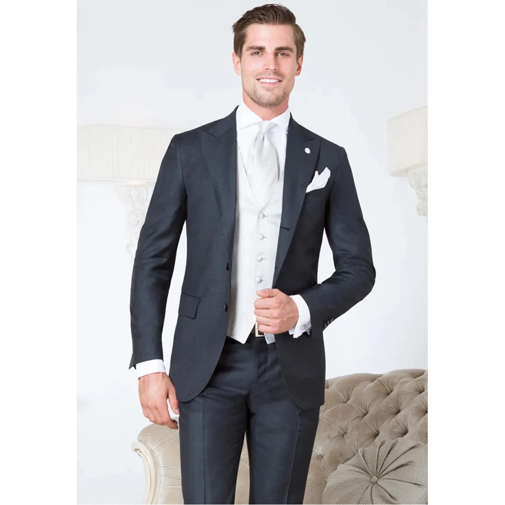 Elegant Black Men's Suits Single Breasted Peak Lapel Slim Fit 3 Piece Jacket Pants Vest Luxury Business Terno Costume Homme
Elegant Black Men's Suits Single Breasted Peak Lapel Slim Fit 3 Piece Jacket Pants Vest Luxury Business Terno Costume Homme
