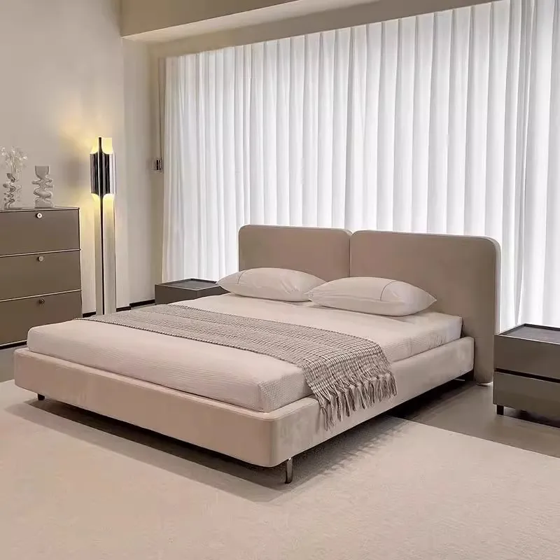 Italian minimalist frosted fleece designer master bedroom 1.8 meters double bed
Italian minimalist frosted fleece designer master bedroom 1.8 meters double bed