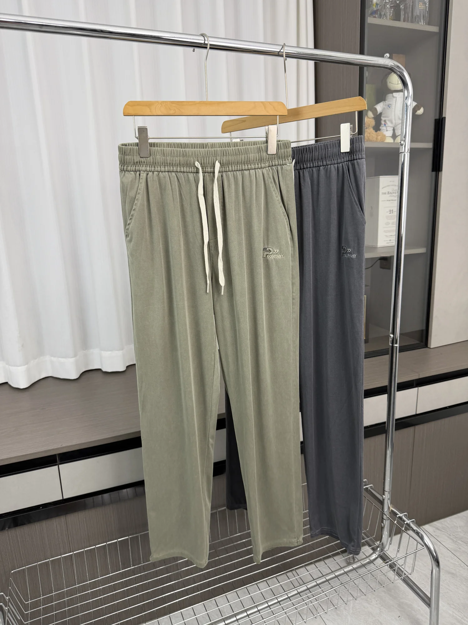 Outstanding Quality Men's Casual Pants Lycra Blend Fabric Spring Summer Thin Breathable Comfortable Straight Leg Trousers
Outstanding Quality Men's Casual Pants Lycra Blend Fabric Spring Summer Thin Breathable Comfortable Straight Leg Trousers