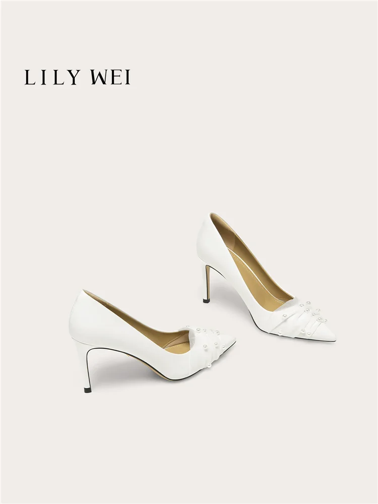 Spring new patent leather pointed mesh pearl flat wedding shoes banquet large size small size widened high heels women's shoes
Spring new patent leather pointed mesh pearl flat wedding shoes banquet large size small size widened high heels women's shoes