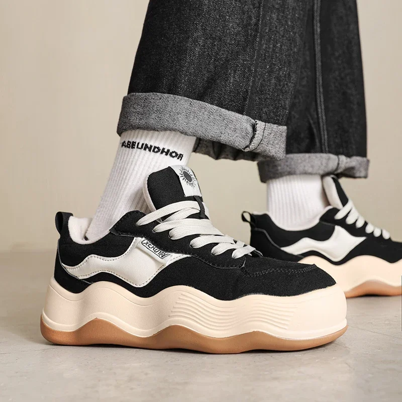2025 New Four Seasons Men's Board Shoes Korean Version Thick Sole Fashion Lace-up Shoes Students Casual Breathable Sports Shoes
2025 New Four Seasons Men's Board Shoes Korean Version Thick Sole Fashion Lace-up Shoes Students Casual Breathable Sports Shoes