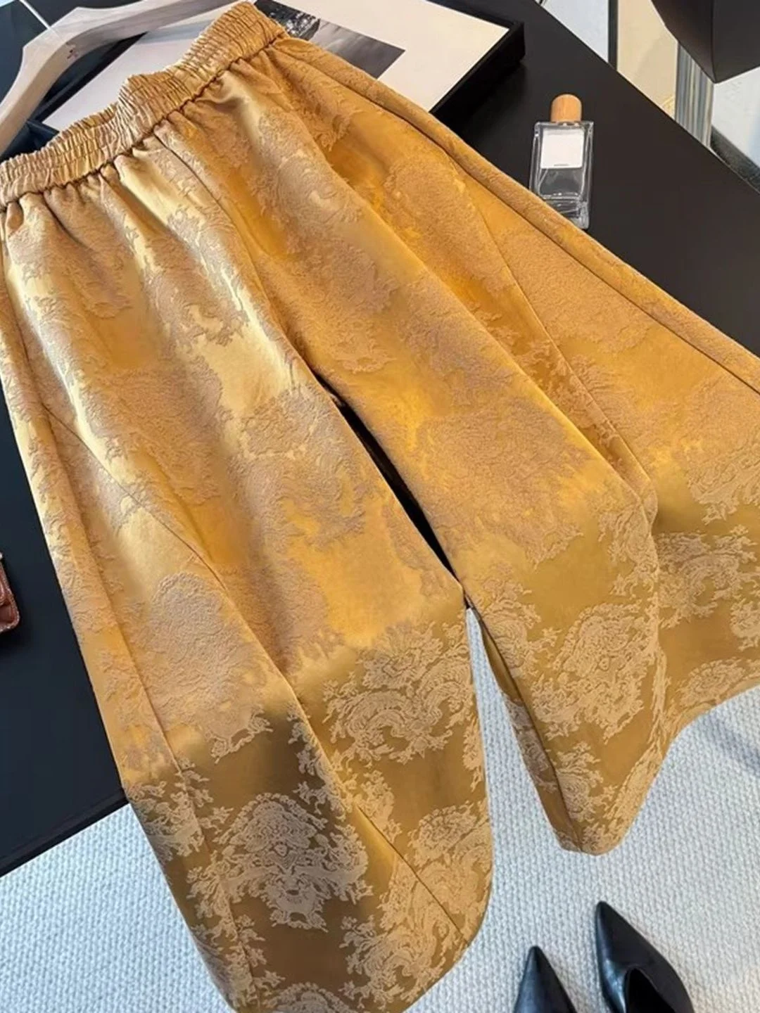 Extra Large Size 300 Pounds Zen Casual Loose Wide Leg Pants Women's plus Size Summer Loose Embroidery New Chinese Straight Le...
Extra Large Size 300 Pounds Zen Casual Loose Wide Leg Pants Women's plus Size Summer Loose Embroidery New Chinese Straight Le...