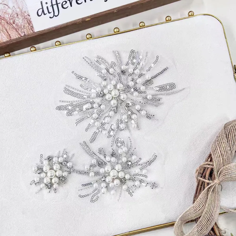 3Pcs New Flower Shape Beaded Applique Patches Handmade Sparkling Flower Beads Patch Sew-on Bridal Gowns Decoration
3Pcs New Flower Shape Beaded Applique Patches Handmade Sparkling Flower Beads Patch Sew-on Bridal Gowns Decoration
