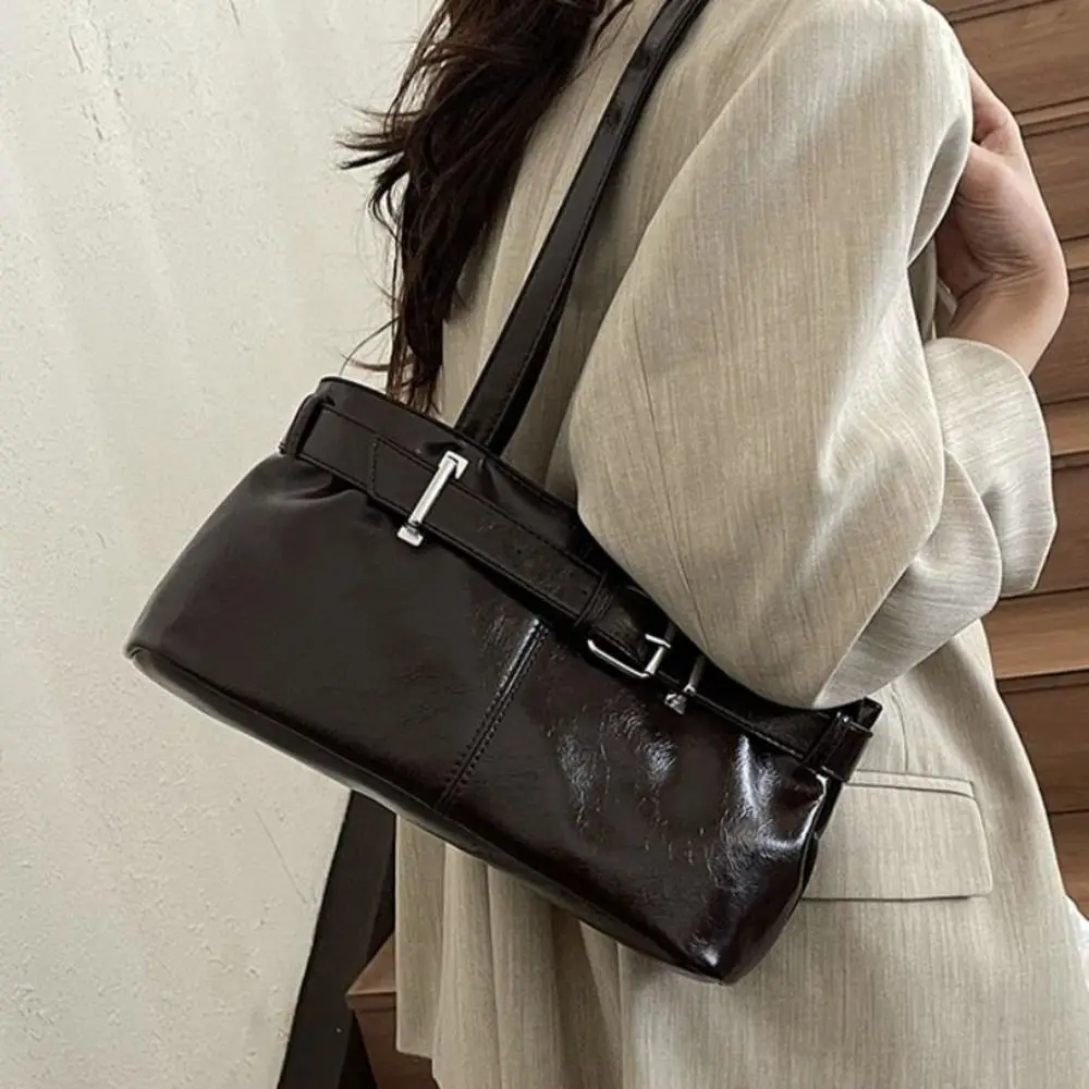 Trendy French Buckle Shoulder Bag Leisure Y2k Leather Underarm Bag Commuting Solid Color Women's Armpit Bag Tote Bag
Trendy French Buckle Shoulder Bag Leisure Y2k Leather Underarm Bag Commuting Solid Color Women's Armpit Bag Tote Bag