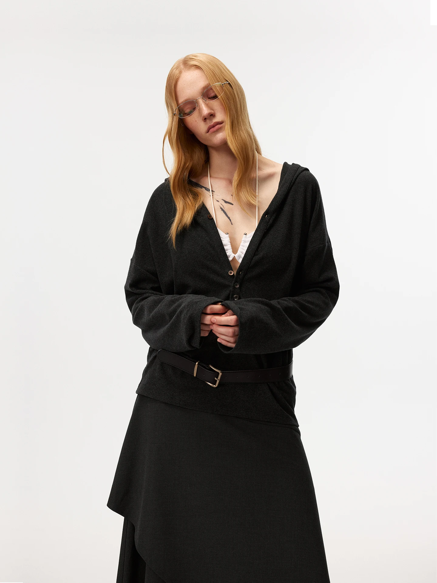 Свободный крой V-Ne Long Sve вязаный свитер женский базовый слой топ повседневный удобный открытый кардиган с капюшоном осень-зима
Свободный крой V-Ne Long Sve вязаный свитер женский базовый слой топ повседневный удобный открытый кардиган с капюшоном осень-зима