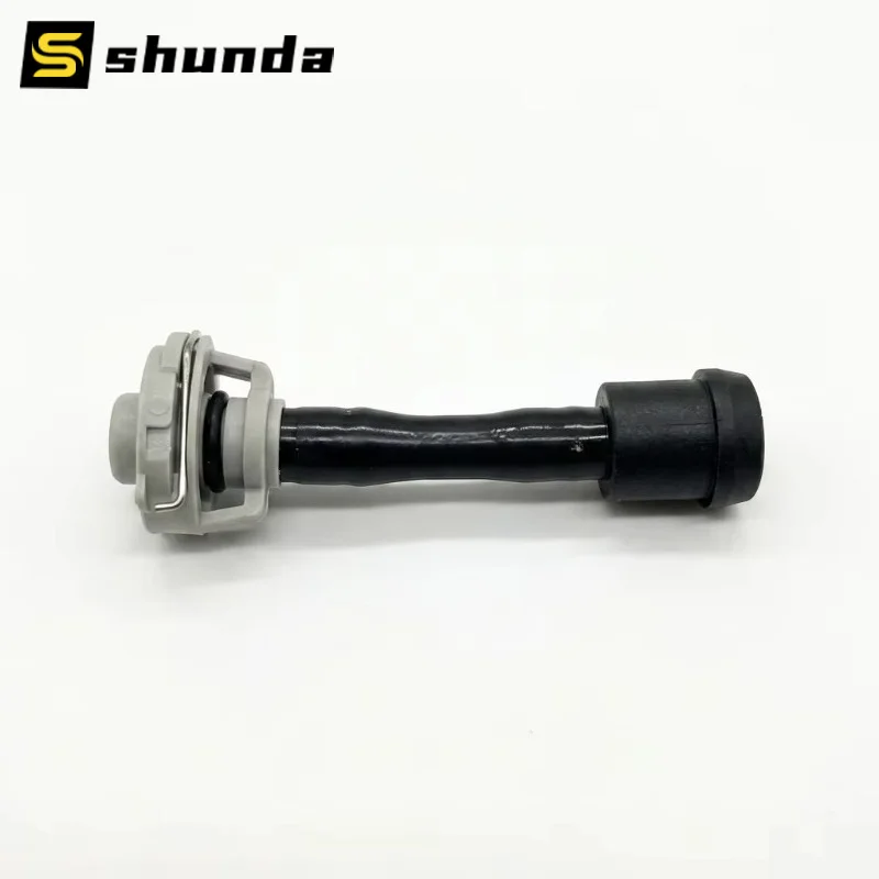 8W0121081BK Plastic Screw-On Coolant Expansion Tank Pipe Radiator Hose for Audi A4 B9 A5 (F5) 1.4L 2.0 TFSI
8W0121081BK Plastic Screw-On Coolant Expansion Tank Pipe Radiator Hose for Audi A4 B9 A5 (F5) 1.4L 2.0 TFSI