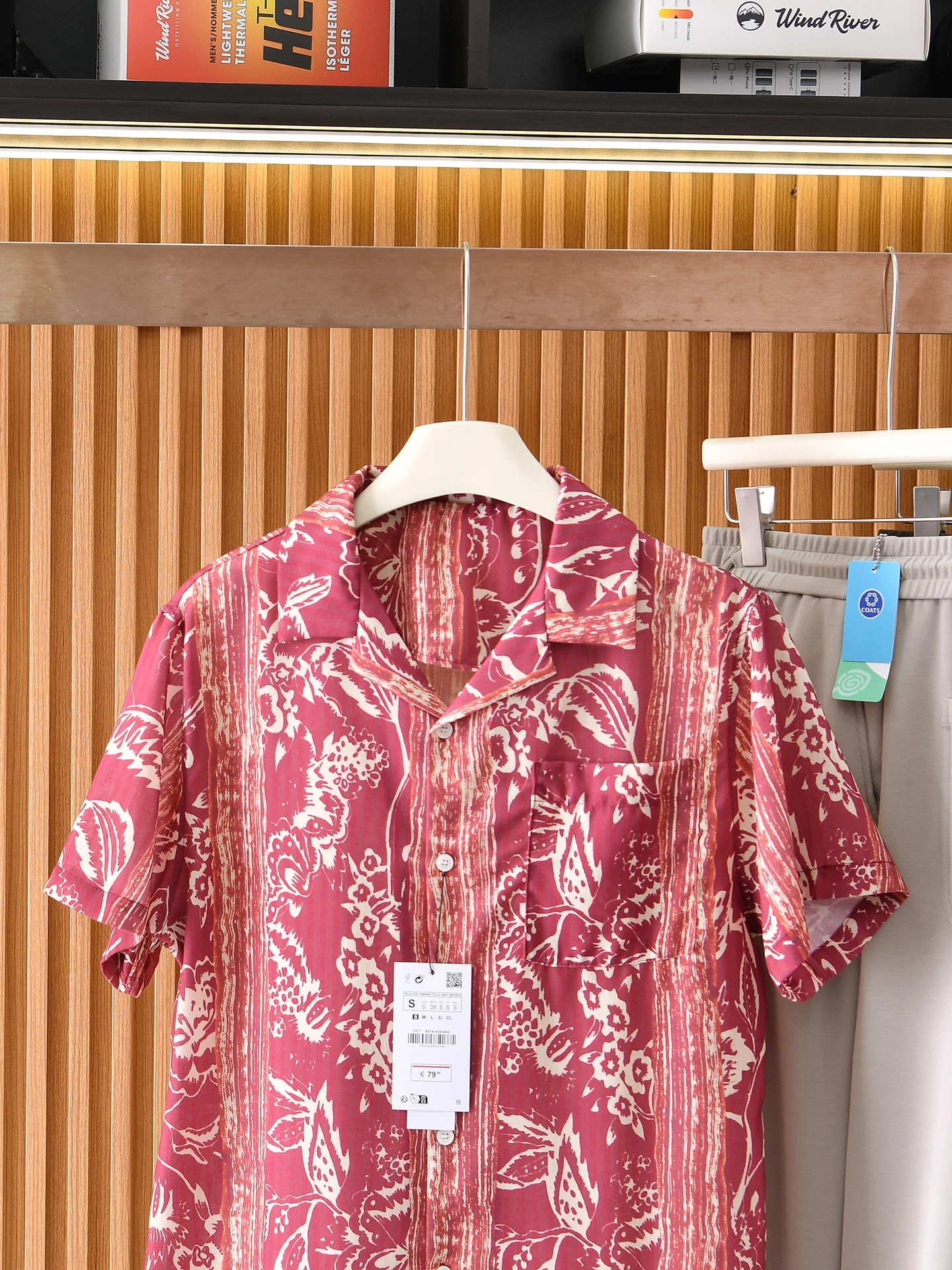 Nordic Style Cuban Collar Short Sleeve Men's Shirt Summer Breathable Loose Fit Casual Wear Moisture Wicking Holiday Hawaii Theme
Nordic Style Cuban Collar Short Sleeve Men's Shirt Summer Breathable Loose Fit Casual Wear Moisture Wicking Holiday Hawaii Theme