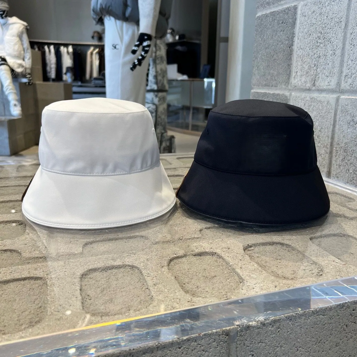 New Women's Golf Cap: Boater Style, Casual and Sporty, Sun Protection, Windproof
New Women's Golf Cap: Boater Style, Casual and Sporty, Sun Protection, Windproof