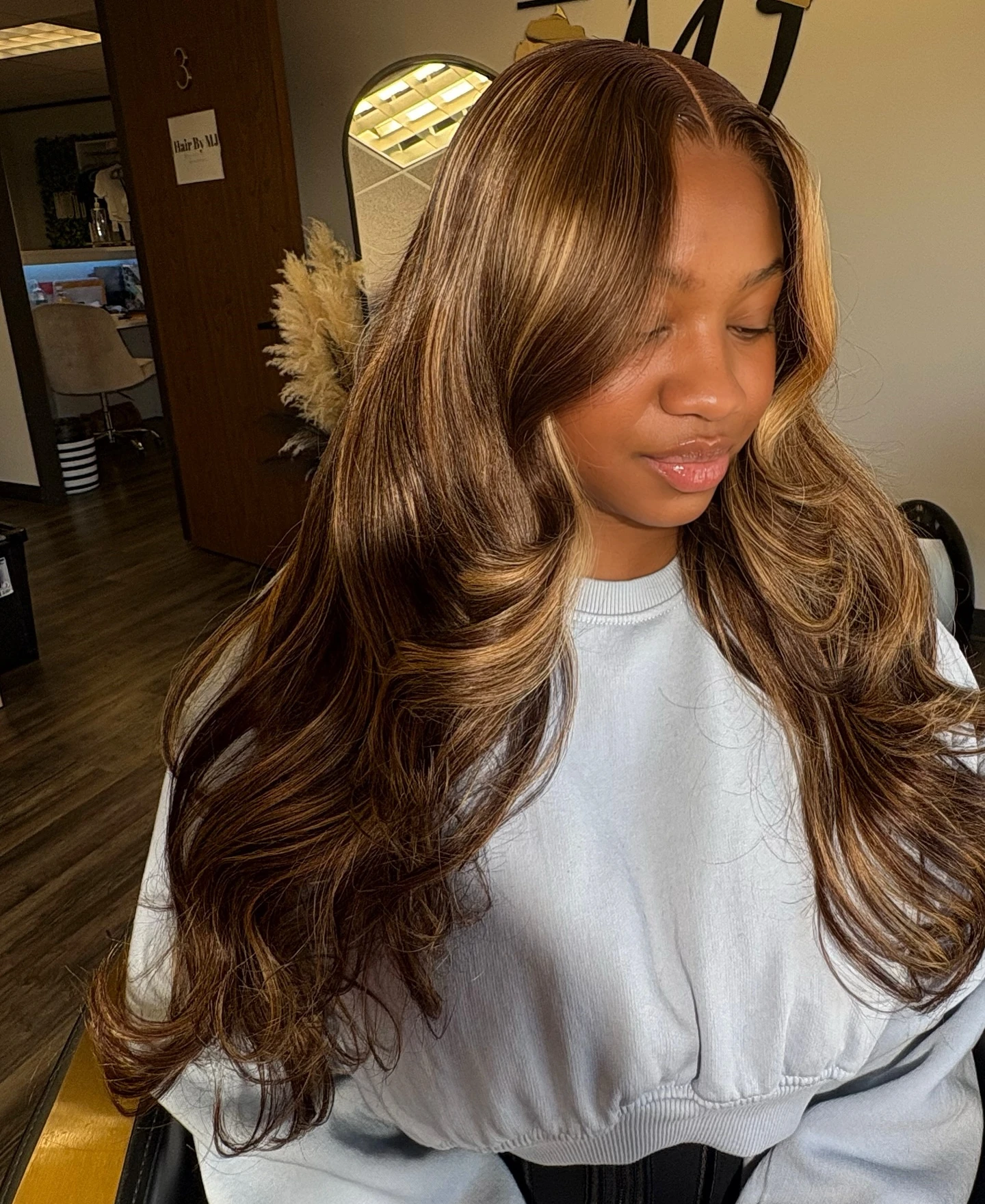 13x4 Highlight Color Wigs Human Hair 13x6 Body Wave Honey Blonde Brown Colored Wigs 4x4 Closure Wigs Pre Plucked 4/27 Color
13x4 Highlight Color Wigs Human Hair 13x6 Body Wave Honey Blonde Brown Colored Wigs 4x4 Closure Wigs Pre Plucked 4/27 Color