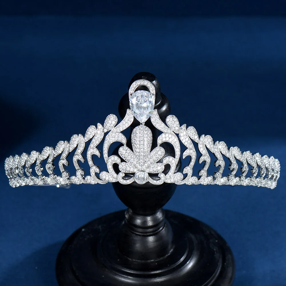 HIBRIDE Classical Cubic Zirconia Women Wedding and Party Hair Accessories High Quality Tiaras and Crowns para el cabello C-117
HIBRIDE Classical Cubic Zirconia Women Wedding and Party Hair Accessories High Quality Tiaras and Crowns para el cabello C-117