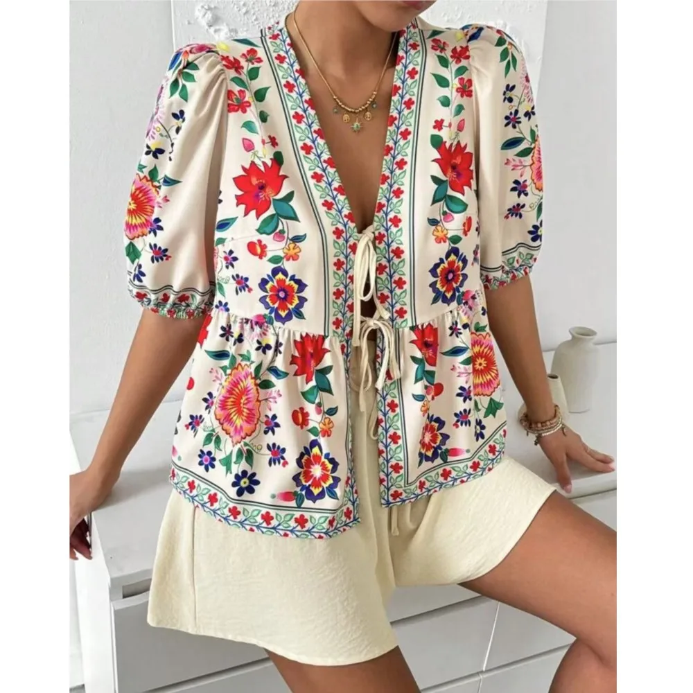 Printed Cardigan Short-sleeved Top Shorts 2-piece Set Summer Women's Fashion Lace-up Top Solid Color Shorts Set Conjuntos Mujer
Printed Cardigan Short-sleeved Top Shorts 2-piece Set Summer Women's Fashion Lace-up Top Solid Color Shorts Set Conjuntos Mujer