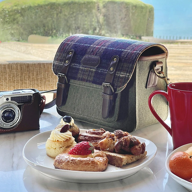 Retro Digital Camera Bag Large Capacity Photography Bag for Fujifilm X-T50, X-T20, Canon R10, Nikon Z50 Sony A7C2, Olympus Leica
Retro Digital Camera Bag Large Capacity Photography Bag for Fujifilm X-T50, X-T20, Canon R10, Nikon Z50 Sony A7C2, Olympus Leica