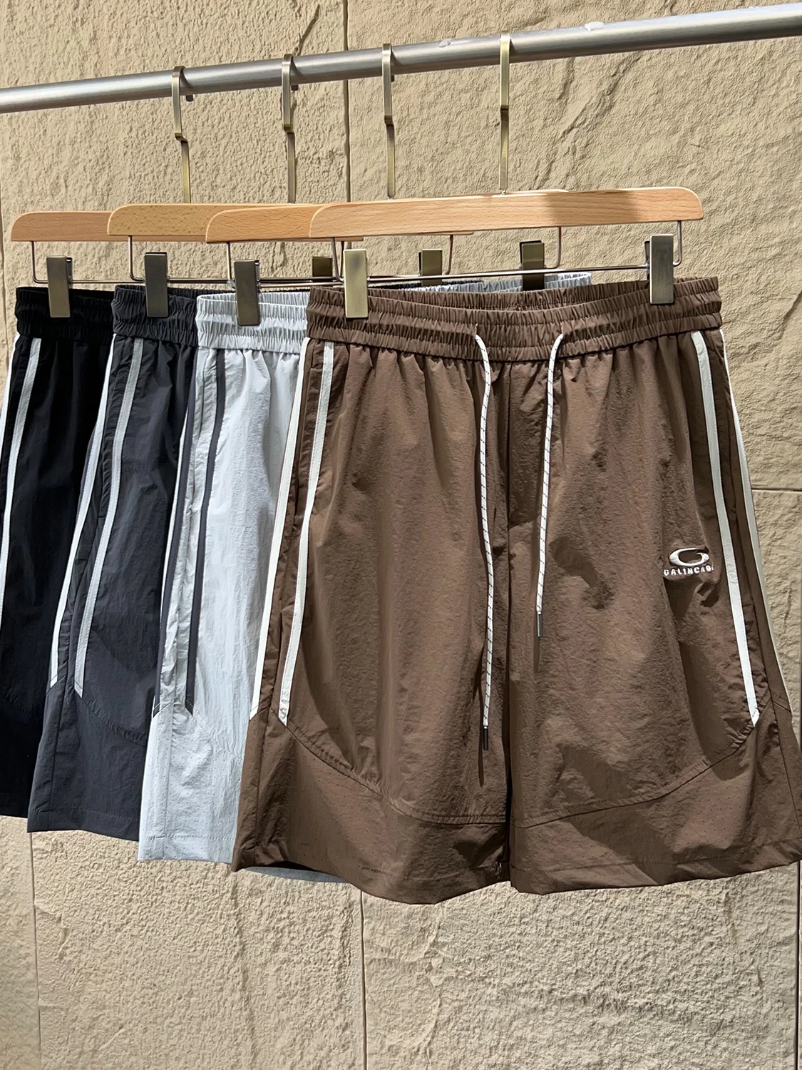 Lightweight Quick-Dry Elastic Waist Casual Men's Shorts Summer Sporty Comfortable Loose Fit Straight Leg Elastic Fabric Shorts
Lightweight Quick-Dry Elastic Waist Casual Men's Shorts Summer Sporty Comfortable Loose Fit Straight Leg Elastic Fabric Shorts