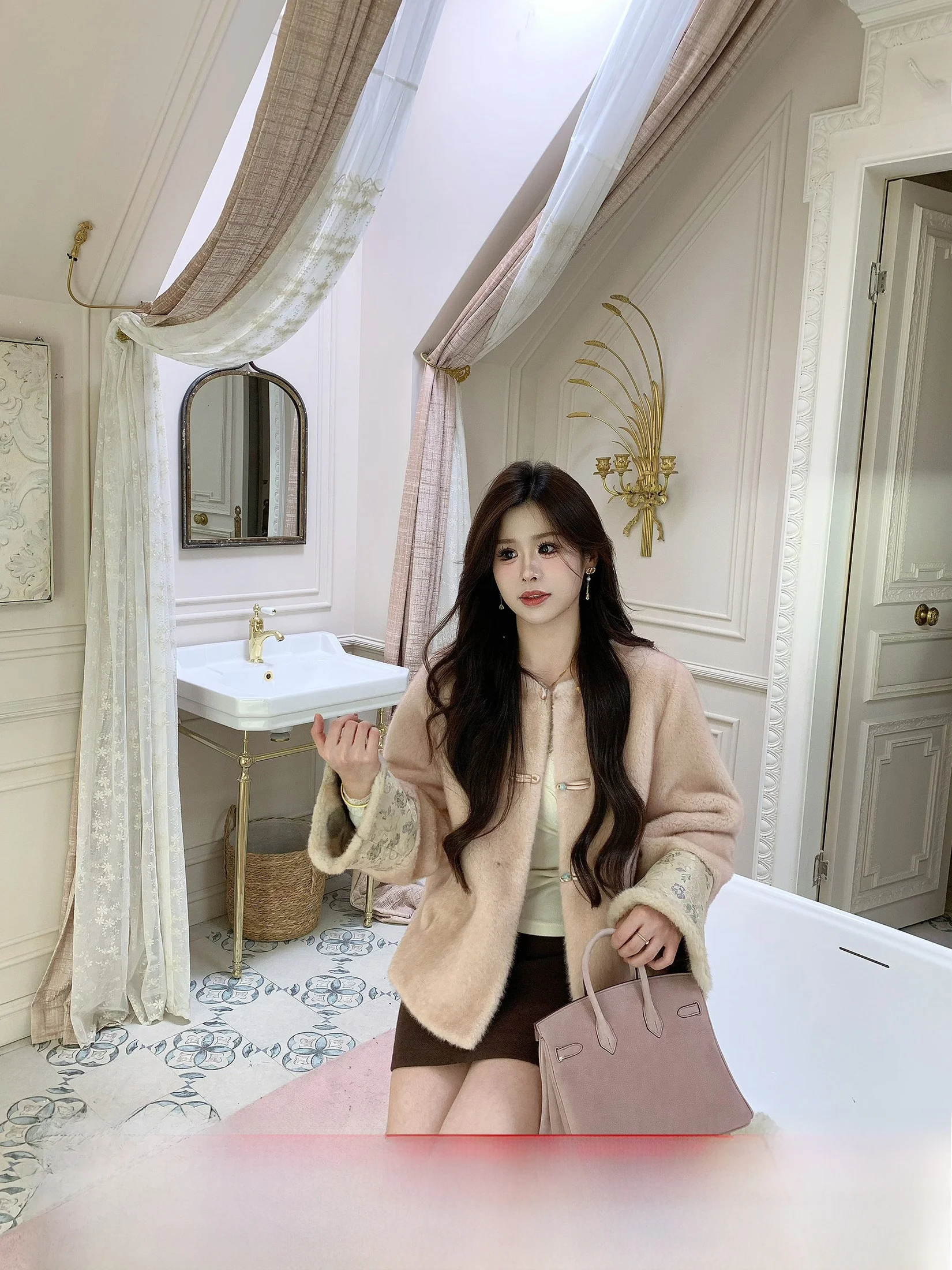 Li Xiaoxiao Qing Pure Lotus Flower Artificial Mink Jacket Women Winter Large Size New Chinese Style Button Warm Cotton Coat
Li Xiaoxiao Qing Pure Lotus Flower Artificial Mink Jacket Women Winter Large Size New Chinese Style Button Warm Cotton Coat
