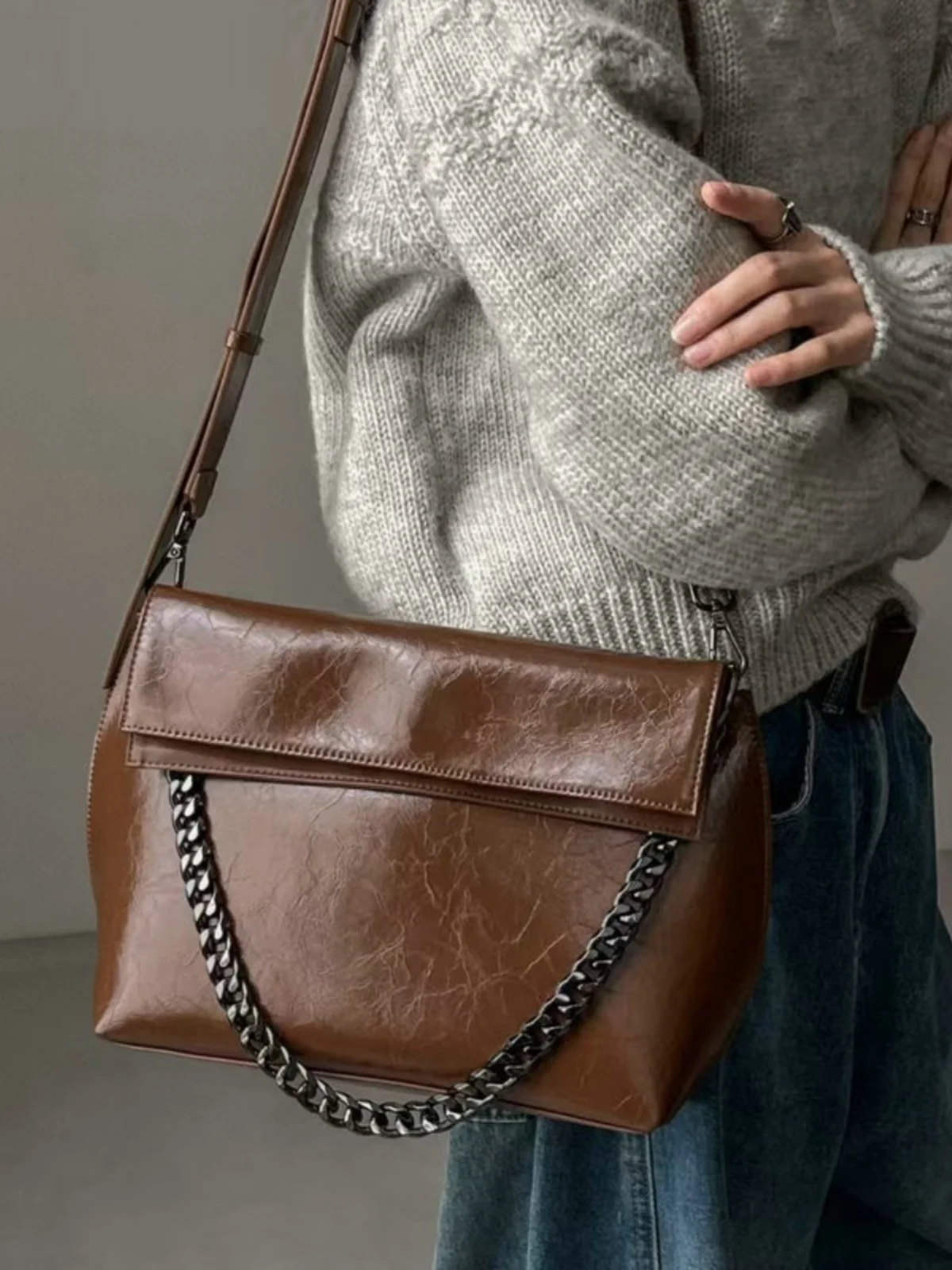 2025 Light Luxury Fashion Horizontal Square Handbag For Women High-quality Simple Casual Versatile High-end Crossbody Bag Trendy
2025 Light Luxury Fashion Horizontal Square Handbag For Women High-quality Simple Casual Versatile High-end Crossbody Bag Trendy