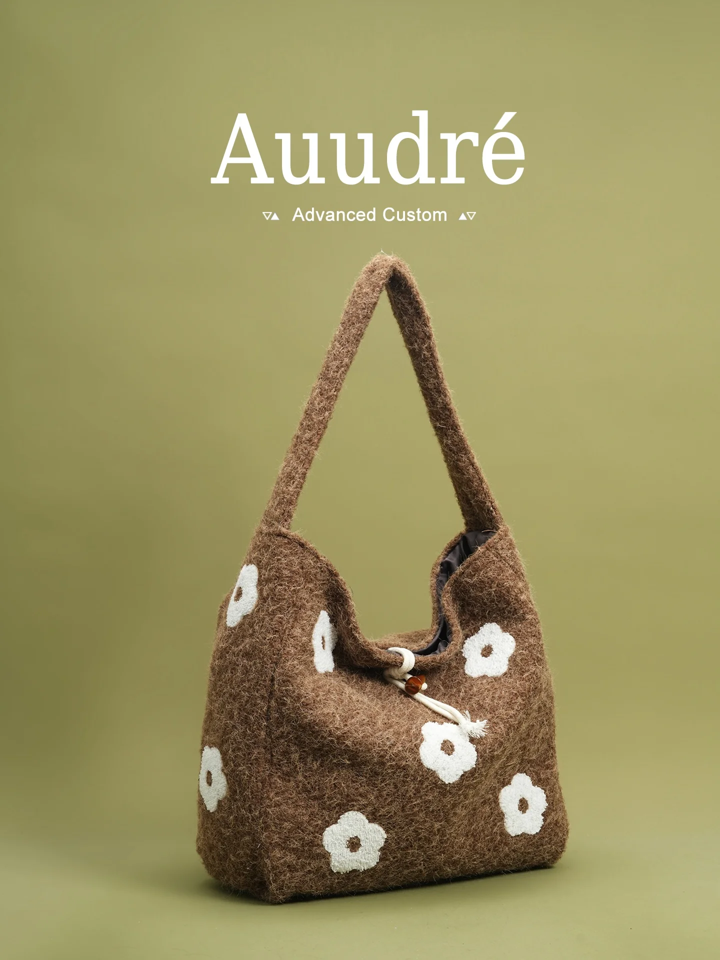 Auudre, мягкая шерстяная женская сумка-тоут большой емкости, новинка 202, осенне-зимняя пригородная сумка на одно плечо, корейская сумка
Auudre, мягкая шерстяная женская сумка-тоут большой емкости, новинка 202, осенне-зимняя пригородная сумка на одно плечо, корейская сумка